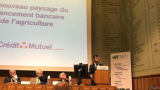 Sur 13 milliards investis chaque année en agriculture, les banques en financent 11 milliards. © M. Salset/GFA Sur 13 milliards investis chaque année en agriculture, les banques en financent 11 milliards. © M. Salset/GFA